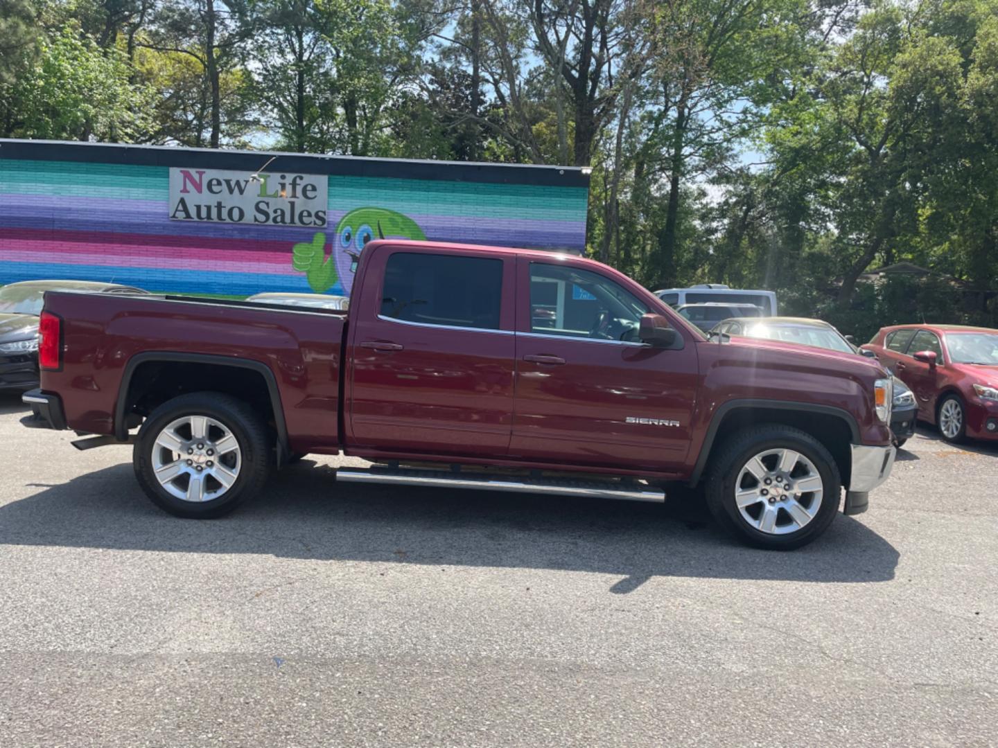 2014 RED GMC SIERRA 1500 SLE (3GTP1UEC5EG) with an 5.3L engine, Automatic transmission, located at 5103 Dorchester Rd., Charleston, SC, 29418-5607, (843) 767-1122, 36.245171, -115.228050 - Photo#7